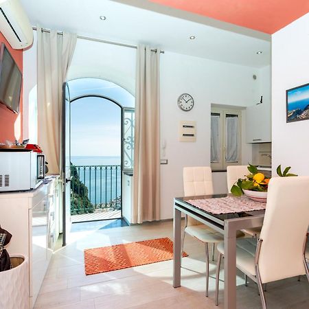 Il Paradiso sul Mare Apartment Scala Exterior foto
